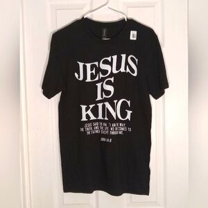Jesus Is King Graphic T-shirt